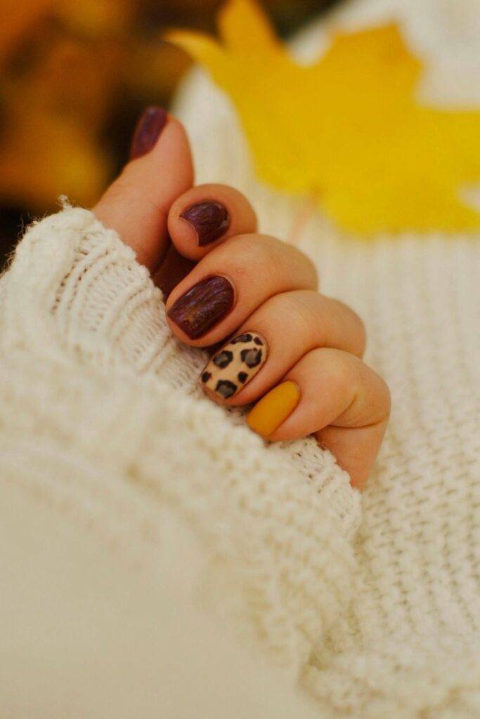 Pumpkin Spice Ombre Nails