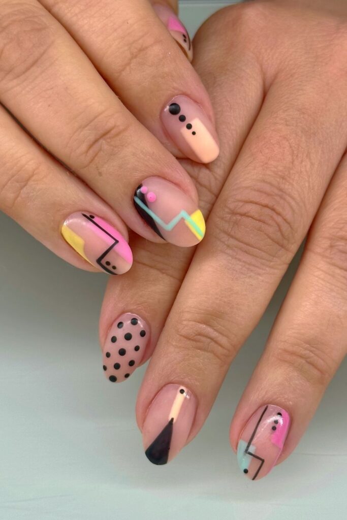 Geometric Patterns Nails