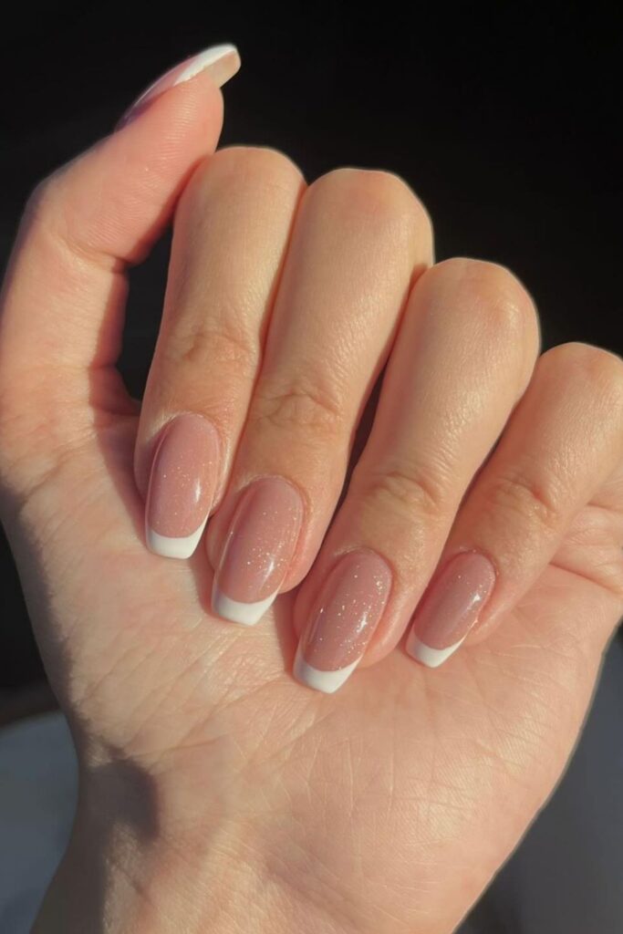 Minimalist Glitter Lines Nails