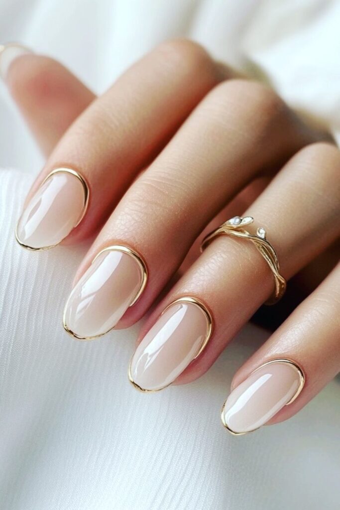 Minimalistic Chic Nails