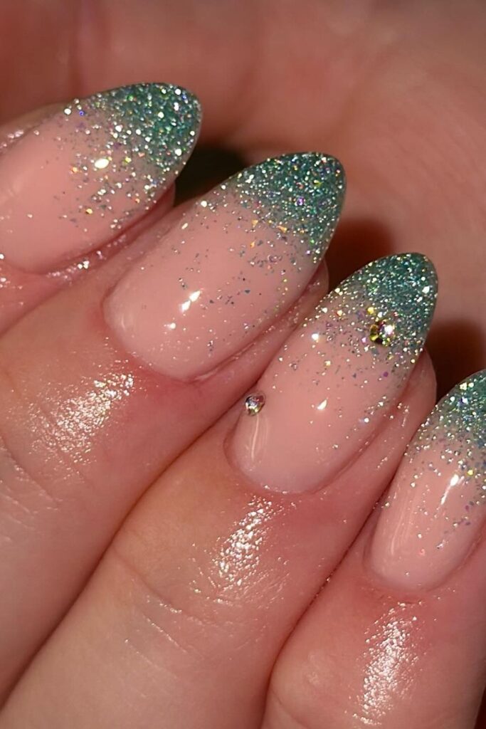 Minimal Glitter Accent Nails