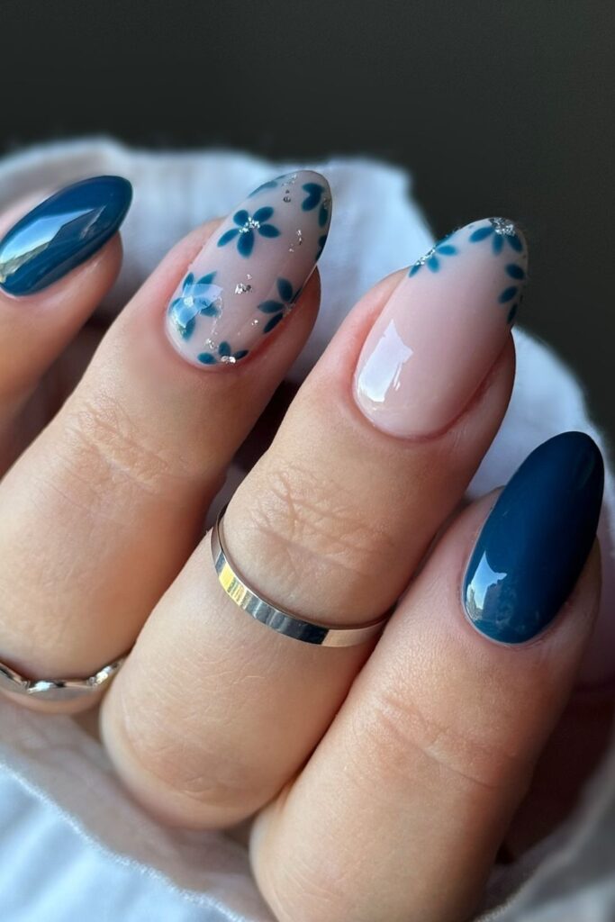Sparkling Blue Nails